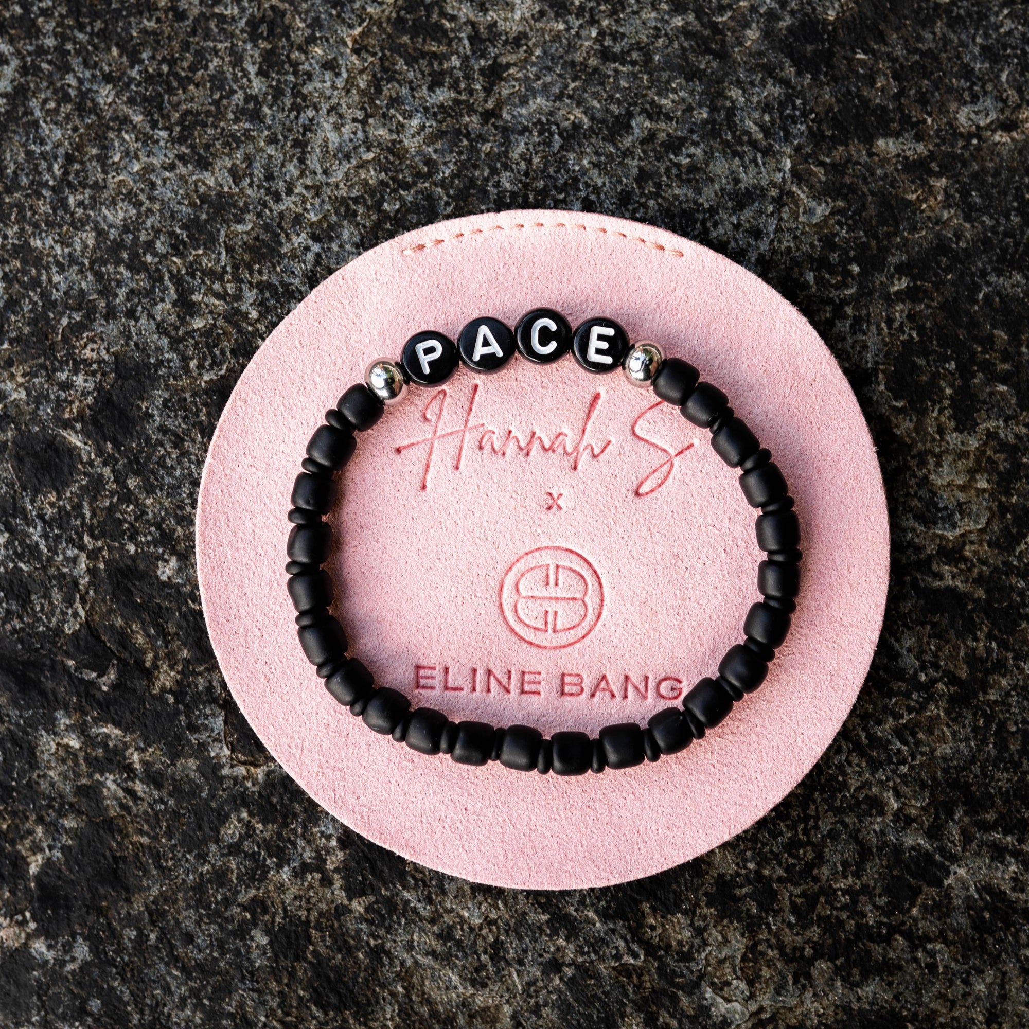Pace armbånd sort - Hannah S x Eline Bang
