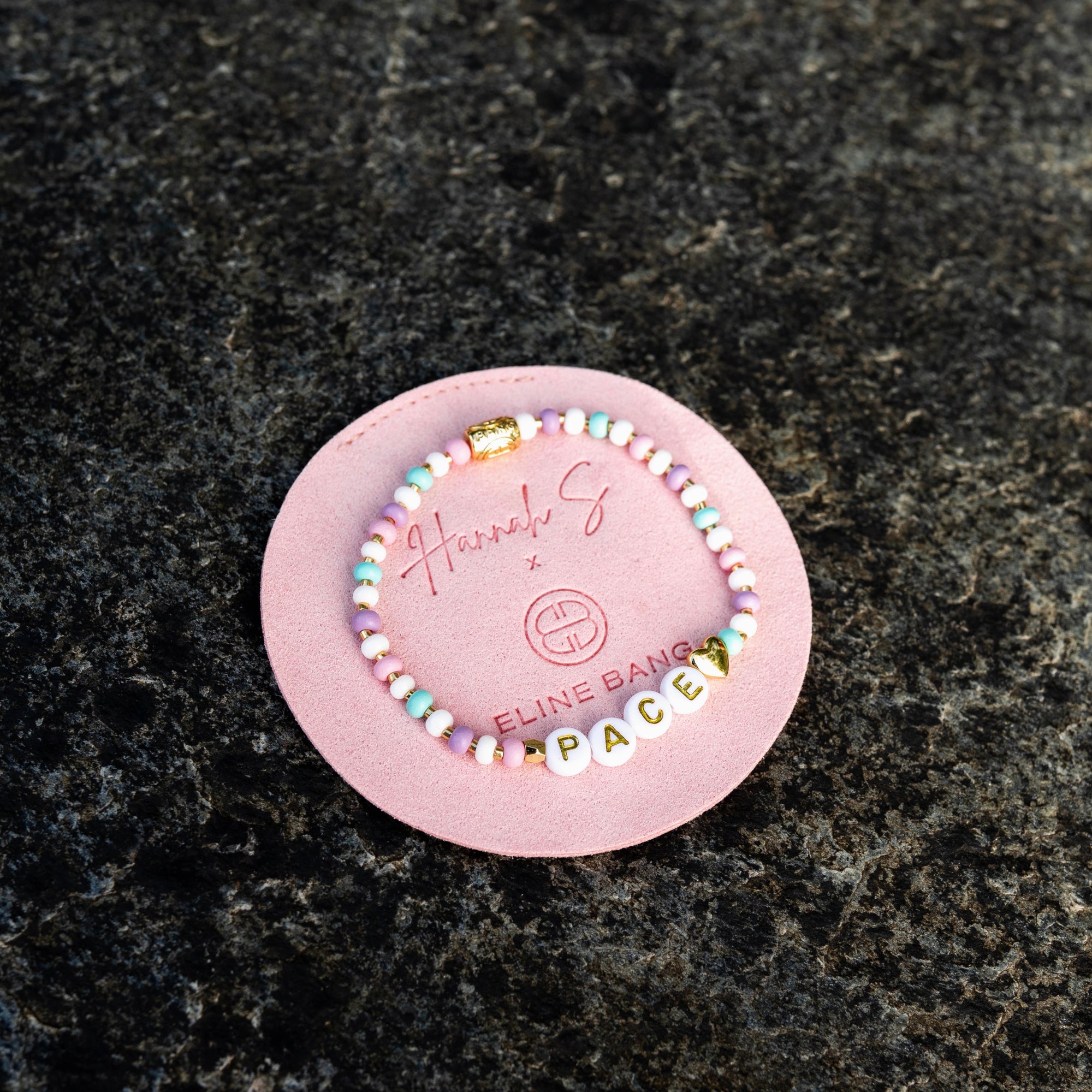 Detaljbilde av Pace armbånd fargerikt Hannah S x Eline Bang
