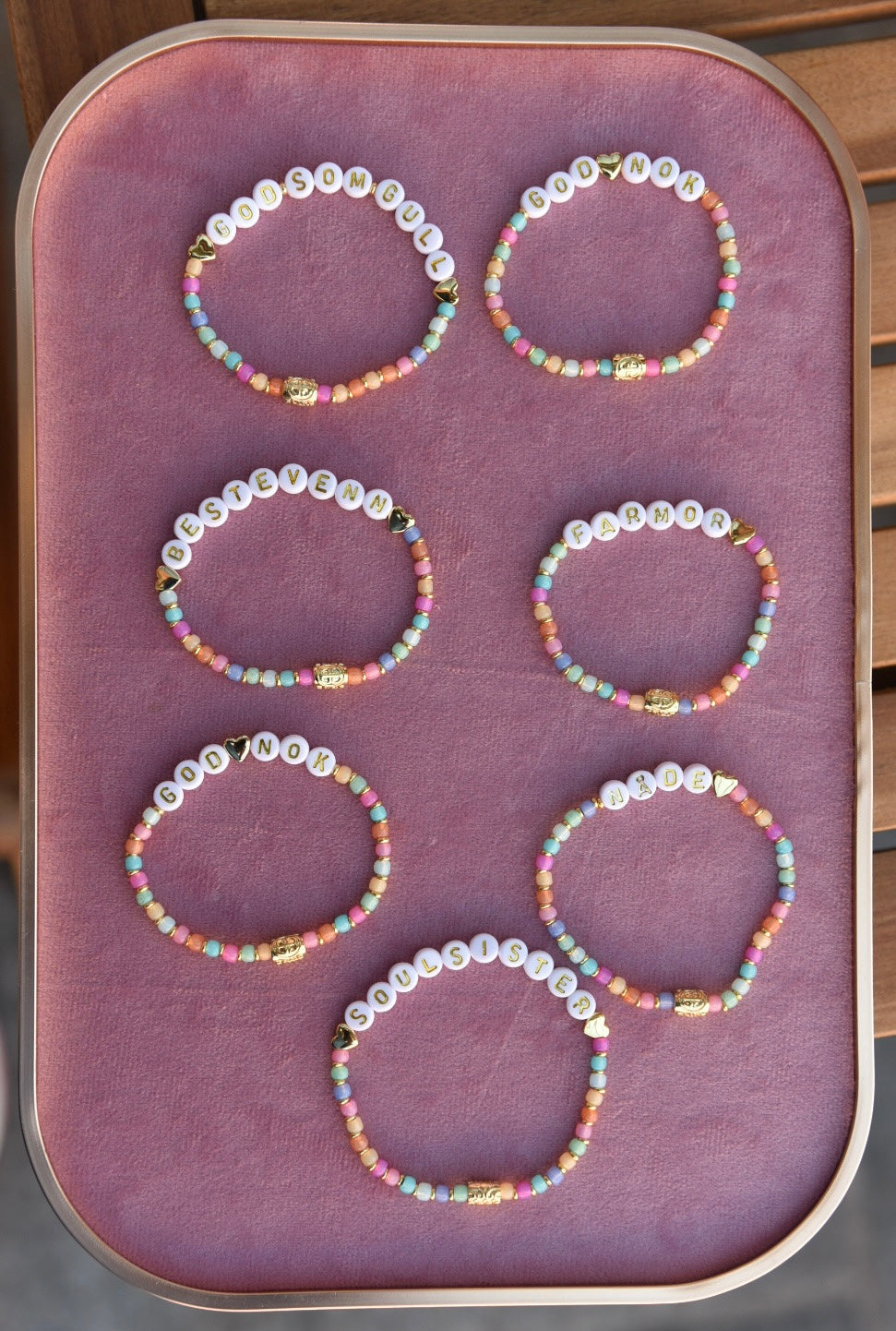 Valgfri tekst - du velger hva det skal stå på armbåndet.